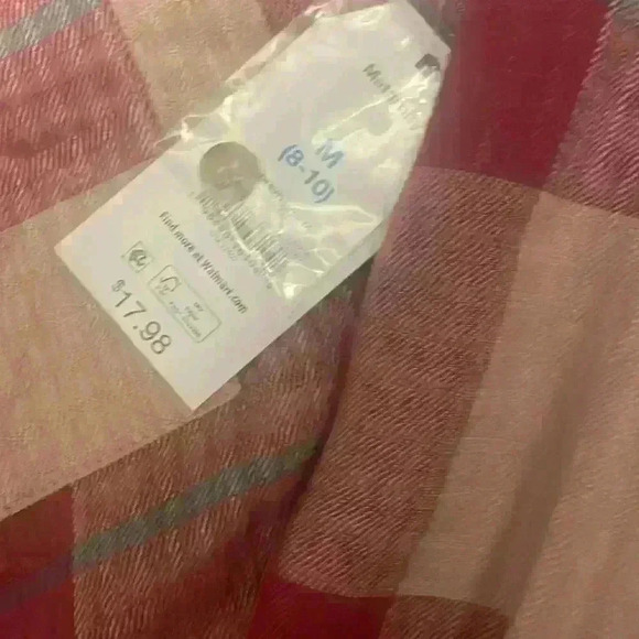 Time and Tru maternity top in a size medium. - Picture 3 of 5